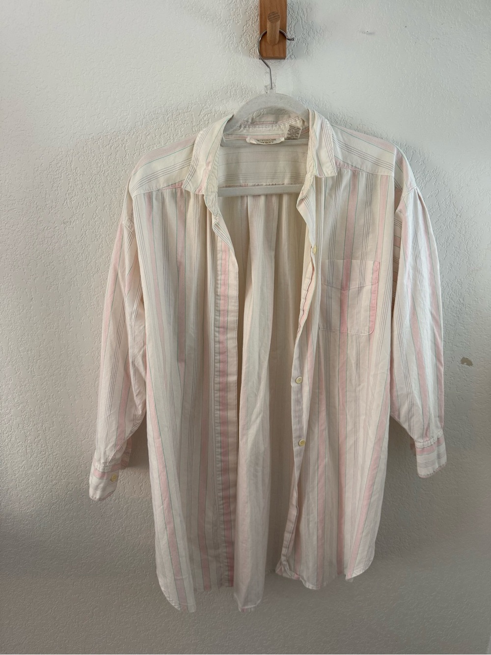 Vintage VS Light Striped Button-Up Shirt in White and Pink